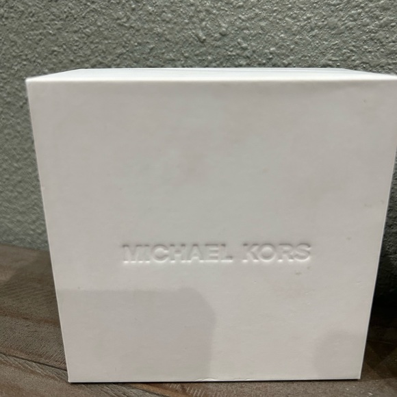 MICHAEL KORS “Rare” and “Limited” Women’s Rosa Gold Watch Hunger Stop - Picture 2 of 16